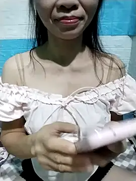 Snapshot of Donatella28 chatting on March 21, 2026, 12:31 pm Donatella28 online show from March 21, 2026, 12:31 pm