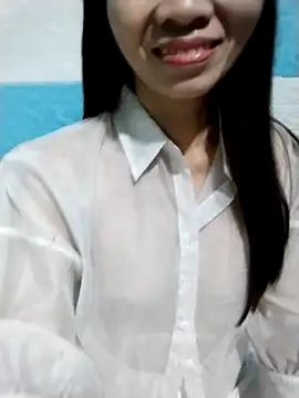 Snapshot of Donatella28 chatting on March 15, 2026, 8:27 pm Donatella28 online show from March 15, 2026, 8:27 pm