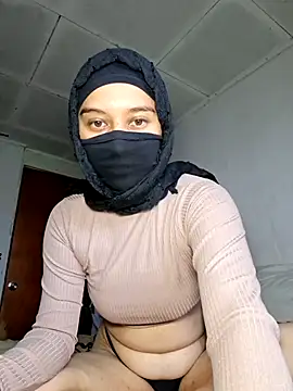 AmirahZahra  online show from October 28, 2025, 2:27 pm