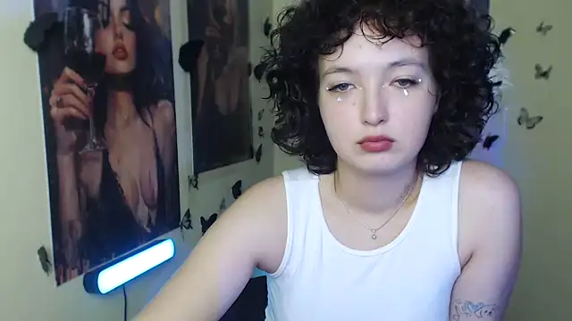 MissAriaa online show from November 10, 2025, 1:49 pm