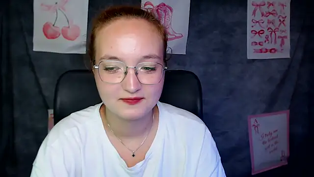 Snapshot of MissAriaa chatting on August 3, 2026, 12:22 pm MissAriaa online show from August 3, 2026, 12:22 pm