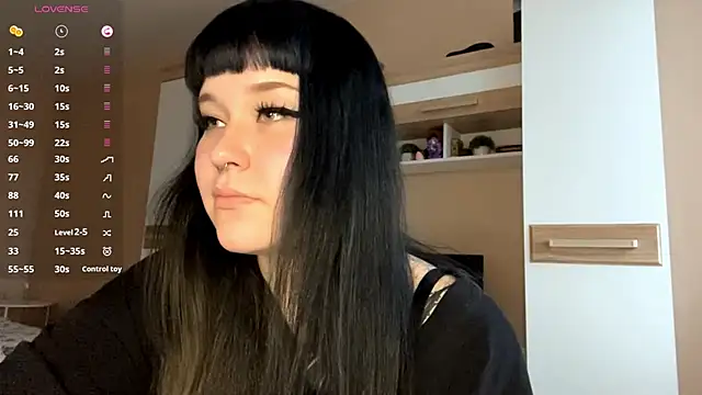 Snapshot of LaurenOveson chatting on November 27, 2025, 10:27 am LaurenOveson online show from November 27, 2025, 10:27 am