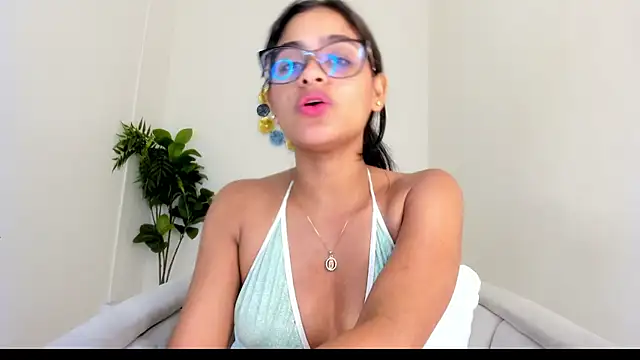 lizzakennedy online show from August 7, 2026, 4:13 pm