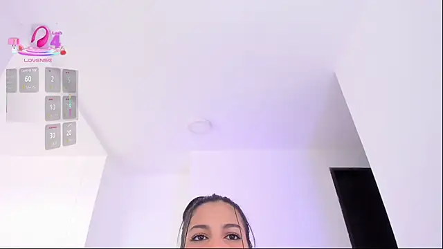 Snapshot of Leyacopper_ chatting on October 29, 2025, 7:35 pm Leyacopper  online show from October 29, 2025, 7:35 pm