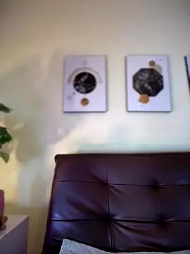 Snapshot of RileyFlame chatting on November 19, 2025, 2:06 pm RileyFlame online show from November 19, 2025, 2:06 pm