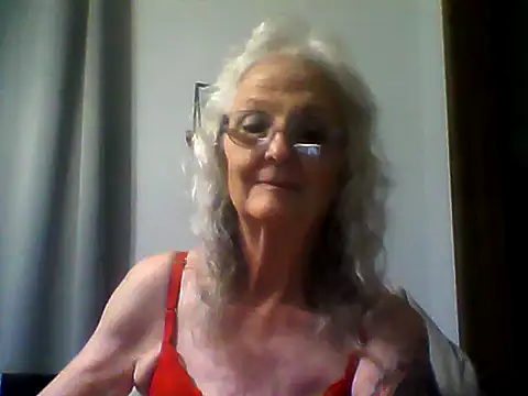 Snapshot of JoleneDelacroix chatting on November 4, 2025, 2:04 am JoleneDelacroix online show from November 4, 2025, 2:04 am