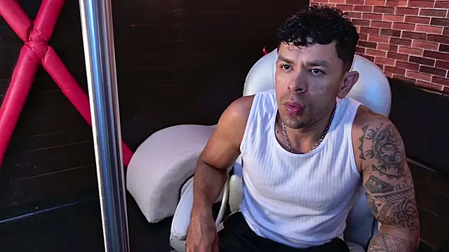 Snapshot of GuysMattel chatting on October 28, 2025, 7:35 pm GuysMattel online show from October 28, 2025, 7:35 pm