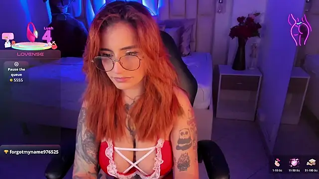 Snapshot of catalehia_moonlightt chatting on May 6, 2026, 12:20 pm catalehia moonlightt online show from May 6, 2026, 12:20 pm