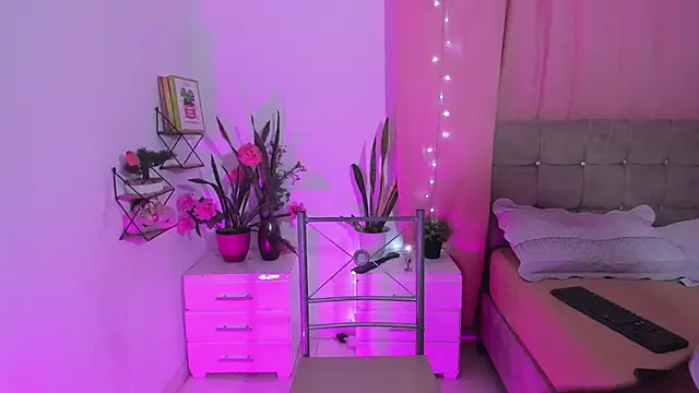 Snapshot of nahomi28_ chatting on November 22, 2025, 6:40 pm nahomi28 online show from November 22, 2025, 6:40 pm