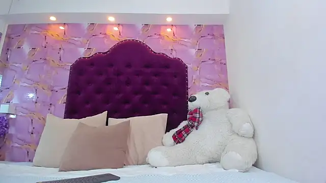 Snapshot of naomy_sexy_ chatting on November 7, 2025, 12:21 pm naomy sexy online show from November 7, 2025, 12:21 pm