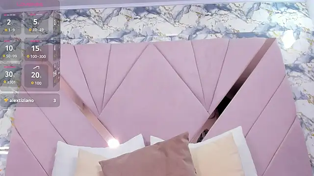 naomy sexy  online show from May 8, 2026, 9:40 pm