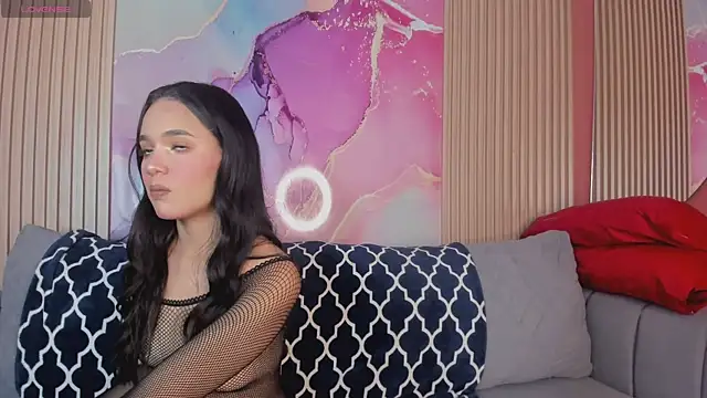 NhoanBrunette online show from December 4, 2025, 1:32 pm