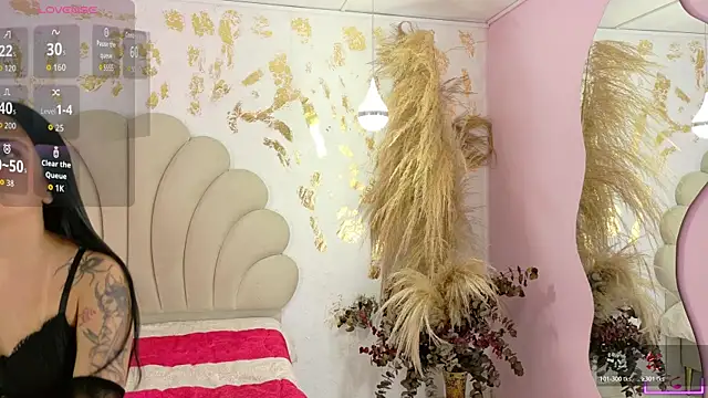 Snapshot of HellemMonet chatting on November 28, 2025, 7:47 pm HellemMonet online show from November 28, 2025, 7:47 pm