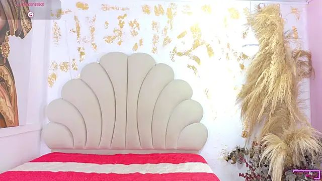 Snapshot of HellemMonet chatting on November 22, 2025, 9:02 pm HellemMonet online show from November 22, 2025, 9:02 pm