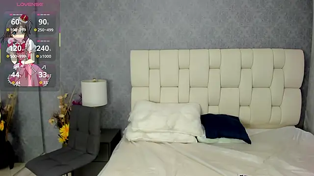 Snapshot of Luna_Bella3 chatting on November 8, 2025, 10:30 am Luna Bella3 online show from November 8, 2025, 10:30 am