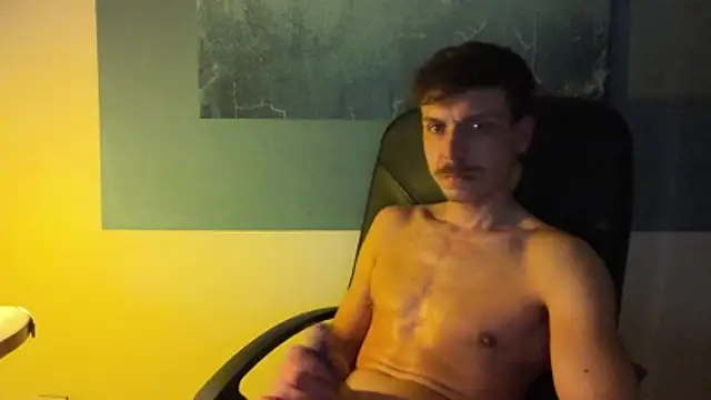 Snapshot of PitchyActive chatting on April 5, 2026, 2:07 am PitchyActive online show from April 5, 2026, 2:07 am