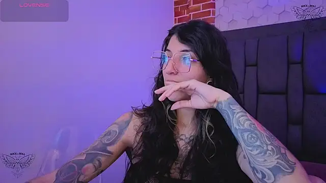 Snapshot of ghostwomaan chatting on February 17, 2026, 12:02 pm ghostwomaan online show from February 17, 2026, 12:02 pm