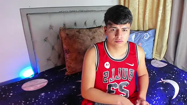 Snapshot of the_boy_king016 chatting on November 12, 2025, 12:09 pm the boy king016 online show from November 12, 2025, 12:09 pm