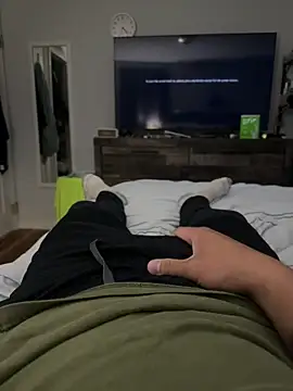 urboiy online show from October 25, 2025, 8:42 pm