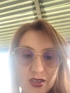 Snapshot of Alyah_1-2 chatting on November 10, 2025, 6:13 pm Alyah 1-2 online show from November 10, 2025, 6:13 pm