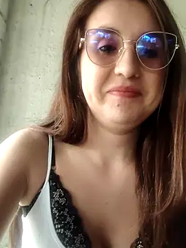 Snapshot of Alyah_1-2 chatting on November 6, 2025, 5:06 pm Alyah 1-2 online show from November 6, 2025, 5:06 pm