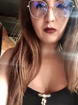 Snapshot of Alyah_1-2 chatting on November 19, 2025, 8:09 pm Alyah 1-2 online show from November 19, 2025, 8:09 pm