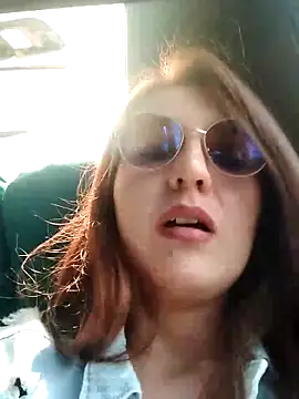 Snapshot of Alyah_1-2 chatting on November 5, 2025, 3:04 pm Alyah 1-2 online show from November 5, 2025, 3:04 pm