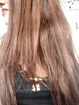 Snapshot of Alyah_1-2 chatting on December 3, 2025, 8:19 pm Alyah 1-2 online show from December 3, 2025, 8:19 pm