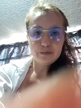 Snapshot of Alyah_1-2 chatting on November 17, 2025, 9:19 pm Alyah 1-2 online show from November 17, 2025, 9:19 pm