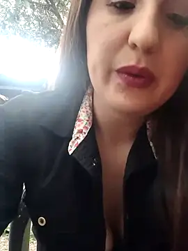 Snapshot of Alyah_1-2 chatting on November 1, 2025, 8:36 pm Alyah 1-2 online show from November 1, 2025, 8:36 pm