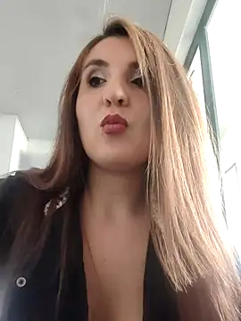 Snapshot of Alyah_1-2 chatting on December 15, 2025, 5:08 pm Alyah 1-2 online show from December 15, 2025, 5:08 pm