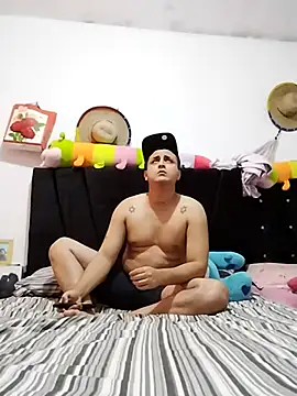 Snapshot of Mrandreuw chatting on October 28, 2025, 4:17 pm Mrandreuw online show from October 28, 2025, 4:17 pm