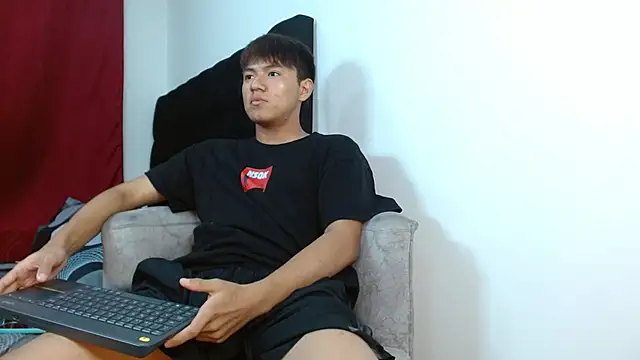 Snapshot of isak_lane chatting on October 28, 2025, 1:28 am isak lane online show from October 28, 2025, 1:28 am