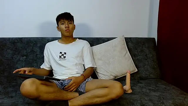 Snapshot of isak_lane chatting on November 2, 2025, 2:05 am isak lane online show from November 2, 2025, 2:05 am