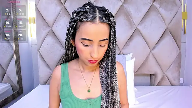 Snapshot of violett_rabbit_ chatting on November 28, 2025, 8:31 pm violett rabbit online show from November 28, 2025, 8:31 pm