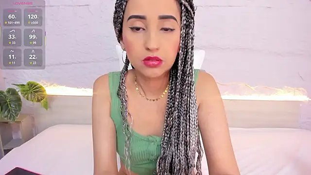 Snapshot of violett_rabbit_ chatting on November 8, 2025, 12:31 pm violett rabbit online show from November 8, 2025, 12:31 pm