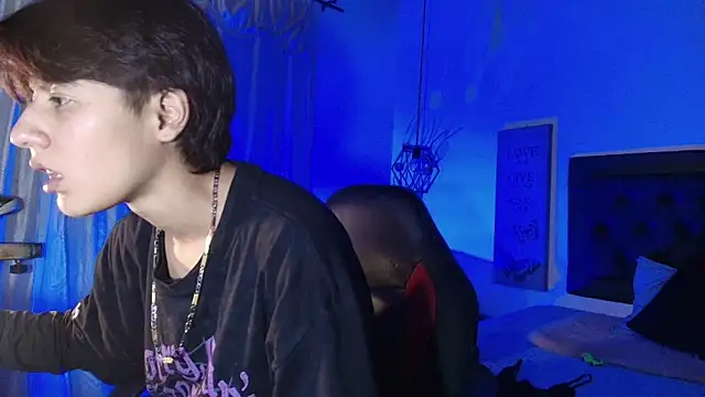 Ghost  Girl  online show from November 5, 2025, 4:15 am