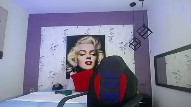 Ghost  Girl  online show from December 2, 2025, 7:48 pm