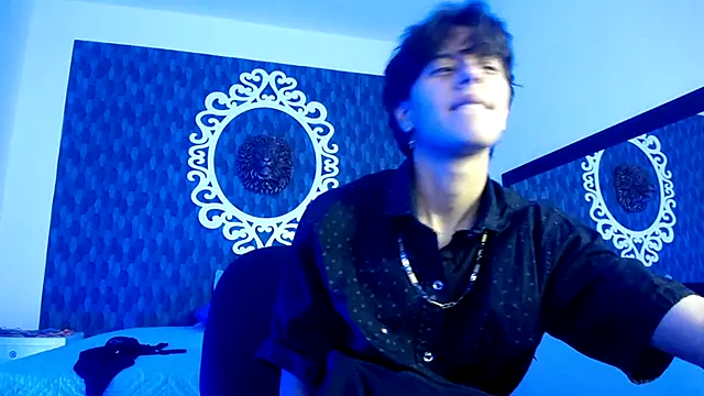 Ghost  Girl  online show from November 8, 2025, 3:32 am