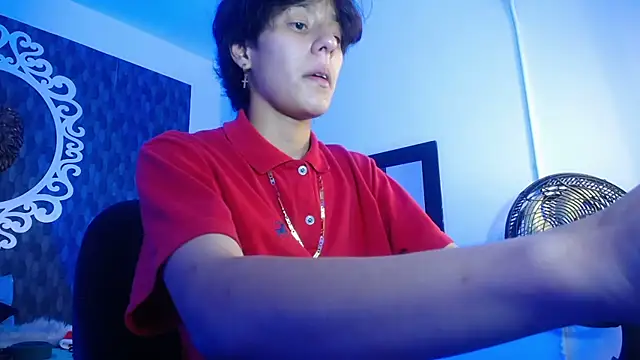 Ghost  Girl  online show from December 15, 2025, 5:41 pm