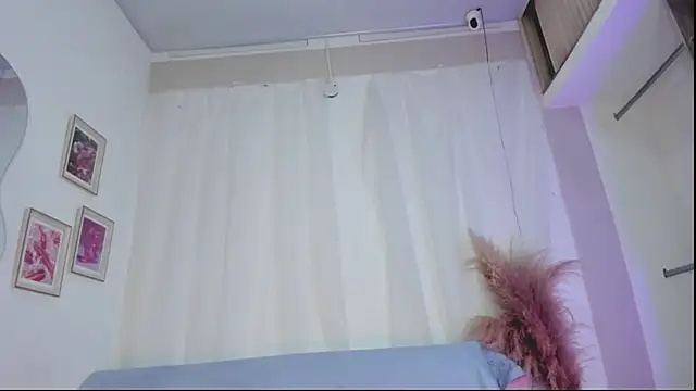 Snapshot of Sweetiee_Aurora chatting on November 27, 2025, 8:20 pm Sweetiee Aurora online show from November 27, 2025, 8:20 pm