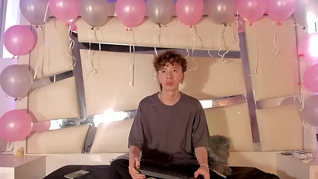 Snapshot of Genesis_ask chatting on November 1, 2025, 8:14 pm Genesis ask online show from November 1, 2025, 8:14 pm