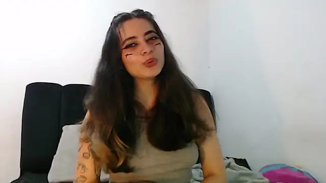 Snapshot of Annagoth_ chatting on May 29, 2026, 12:05 am Annagoth online show from May 29, 2026, 12:05 am