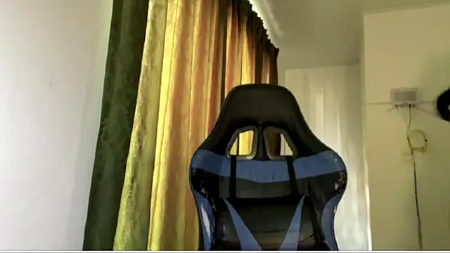 Snapshot of Annagoth_ chatting on April 14, 2026, 8:14 pm Annagoth online show from April 14, 2026, 8:14 pm