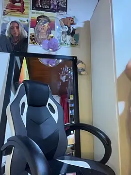 Snapshot of Im_Saraaaa chatting on February 20, 2026, 3:47 am Im Saraaaa online show from February 20, 2026, 3:47 am