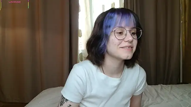 Snapshot of KellePourier chatting on July 2, 2026, 6:41 am KellePourier online show from July 2, 2026, 6:41 am