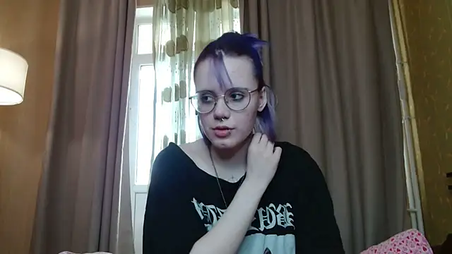 Snapshot of KellePourier chatting on May 16, 2026, 6:34 am KellePourier online show from May 16, 2026, 6:34 am