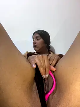 Snapshot of Au-rora chatting on December 1, 2025, 3:51 am Au-rora online show from December 1, 2025, 3:51 am