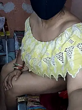 Snapshot of CUTE-GIRL-1 chatting on October 29, 2025, 5:34 pm CUTE-GIRL-1 online show from October 29, 2025, 5:34 pm