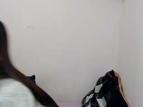 prettysam9 online show from December 19, 2025, 10:06 am